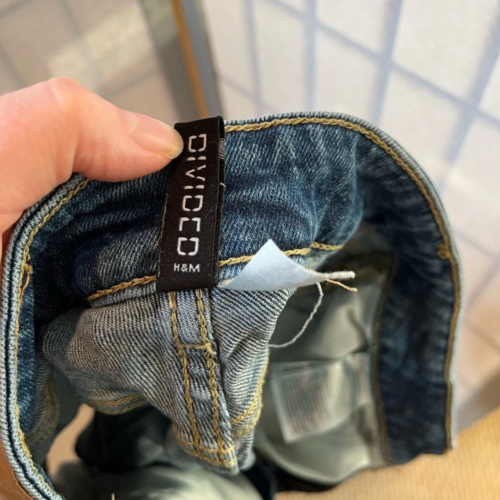 Divided by H&M 2” jean shorts